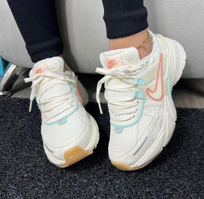Tenis Nike 960 para Mujer – Deportivos Ligeros y Cómodos para Uso Diario